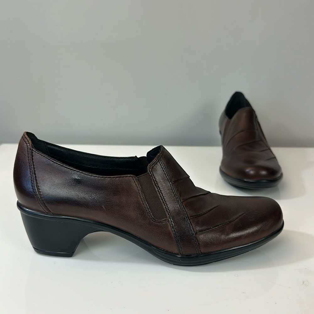 Clarks Leather Partridge Slip On Loafer Size 8.5
